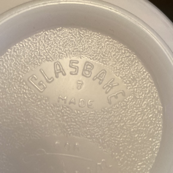 Milk Glass Glasbake #7 - Picture 2 of 4